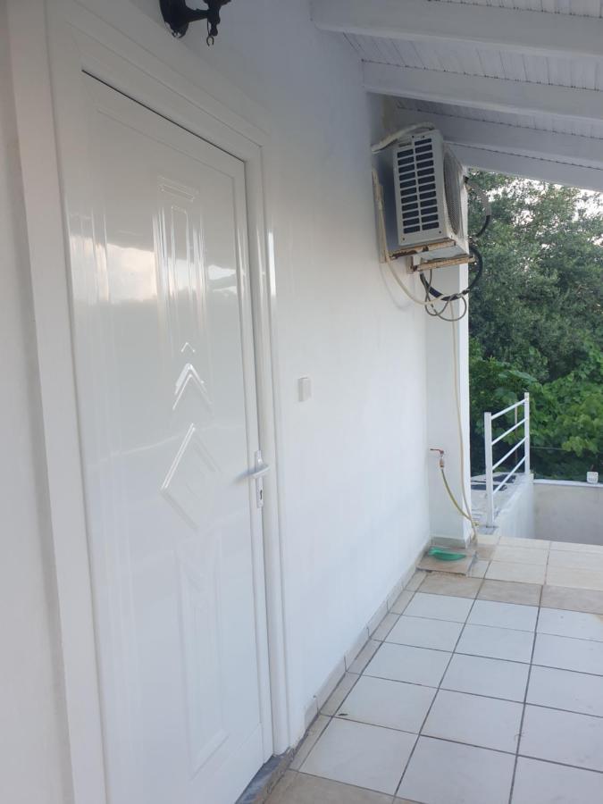 Affittacamere Rosemary House Sarandë Esterno foto
