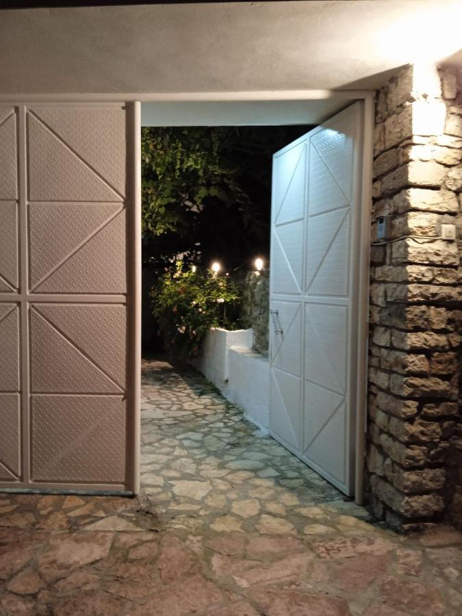 Affittacamere Rosemary House Sarandë Esterno foto